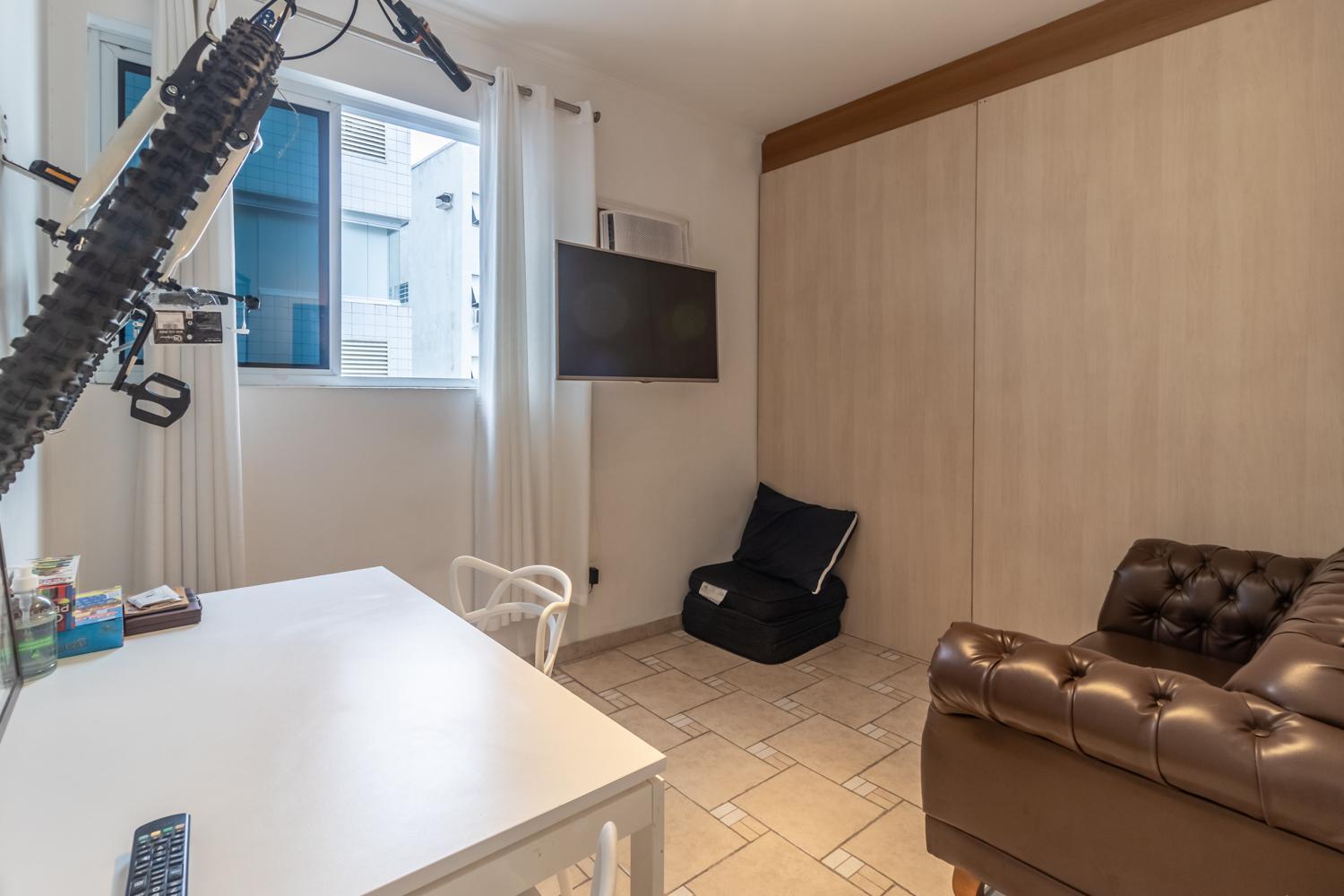 Comfortable Gonzaga - Em 1 Minuto A Pe Ta Na Gonzaga Em E No Shopping Balneario, 2 Ar-condicionados, Portaria 24 Horas, Elevador, 1 Vaga Carro Gratis, Wi-fi Gratis, Enxoval Gratuito, Gonzaga, Bicicleta Disponi *